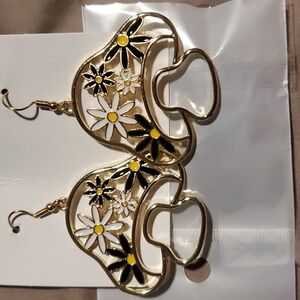 Mushroom Earrings w/Daisies